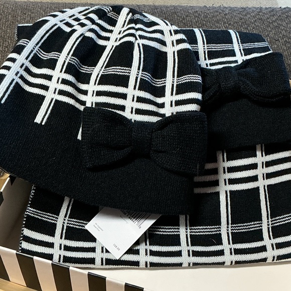 Kate Spade Accessories - Kate Spade Black and White Beanie and Scarf Set
